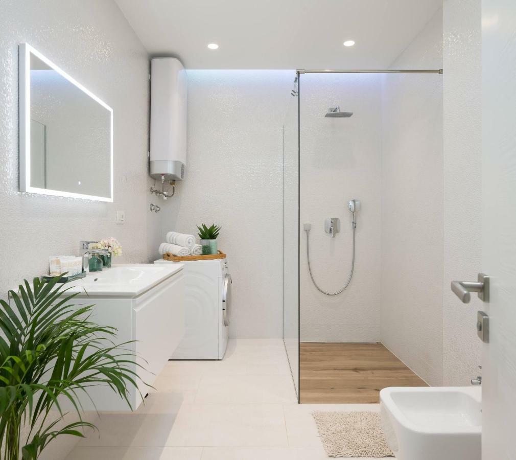 Luxury Design Beach Front Apartment Sukošan Exterior foto